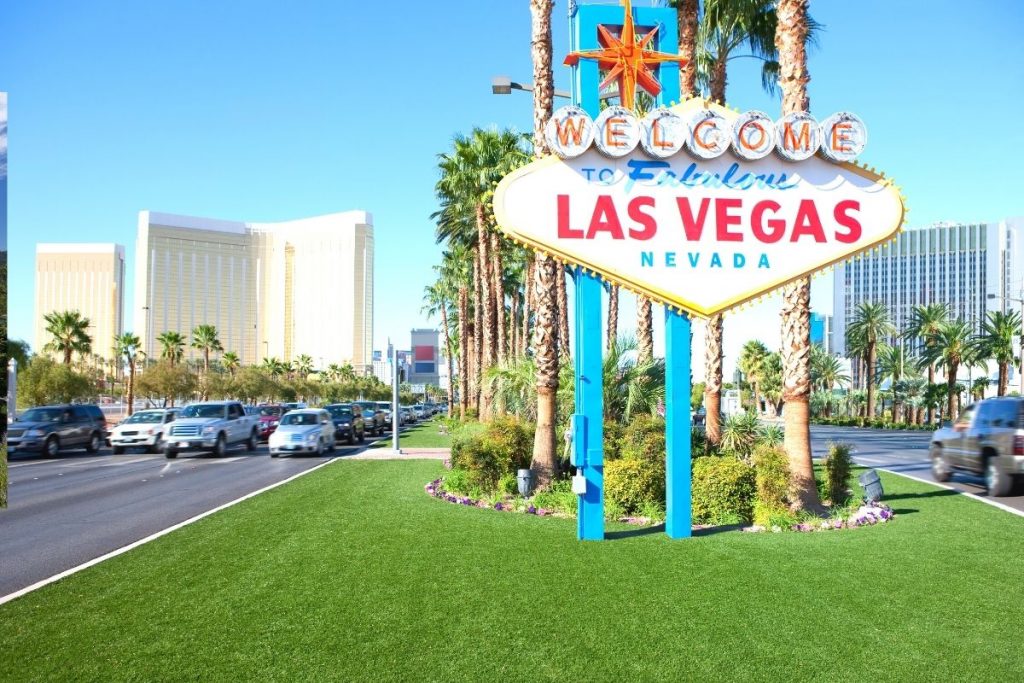 How to Do Vegas on a Budget