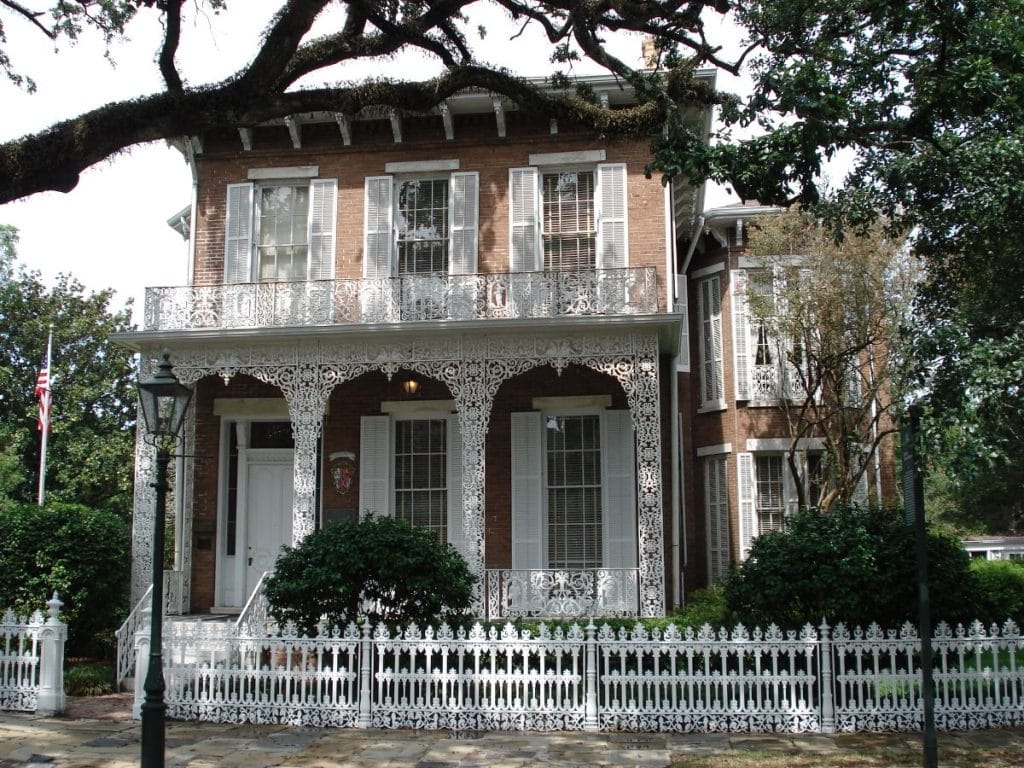 Haunted Richards DAR House in Mobile